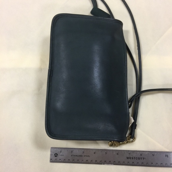 Stunning hunter green coach leather Crossbody - Picture 6 of 8